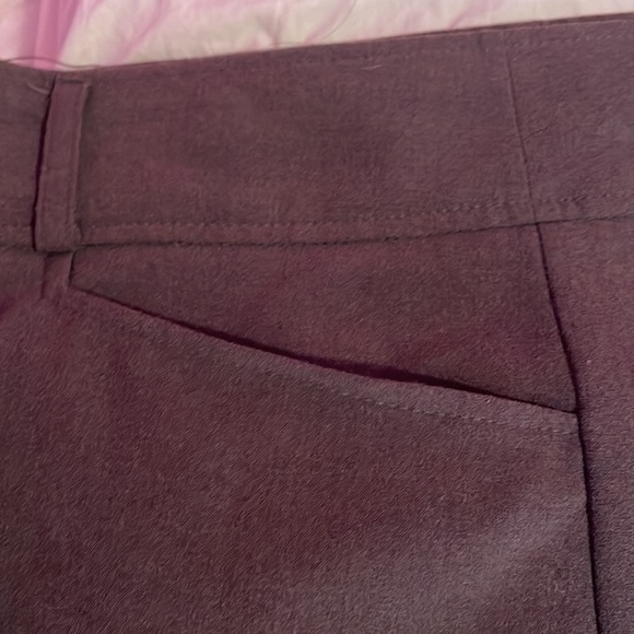 Dressy capri pants in a beautiful deep earthy green colour. - Picture 2 of 8